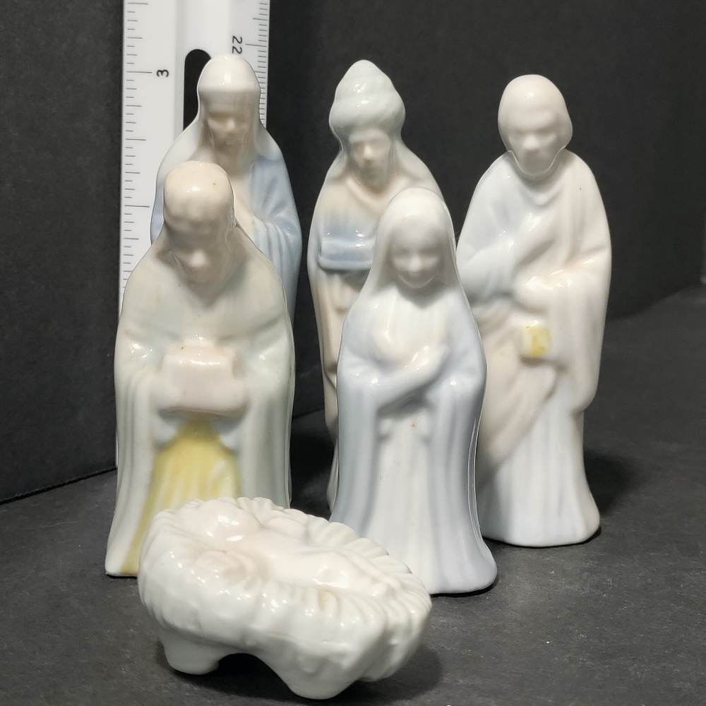 🎄 PORCELAIN NATIVITY⭐